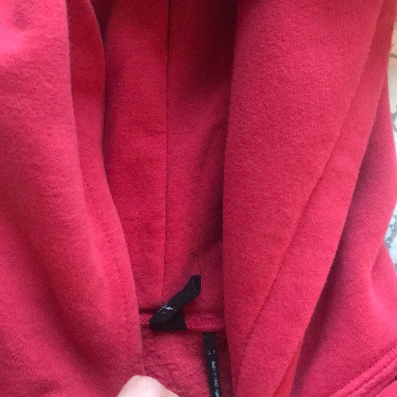 VERY FLATTERING red uo cropped hoodie size small - Picture 3 of 3